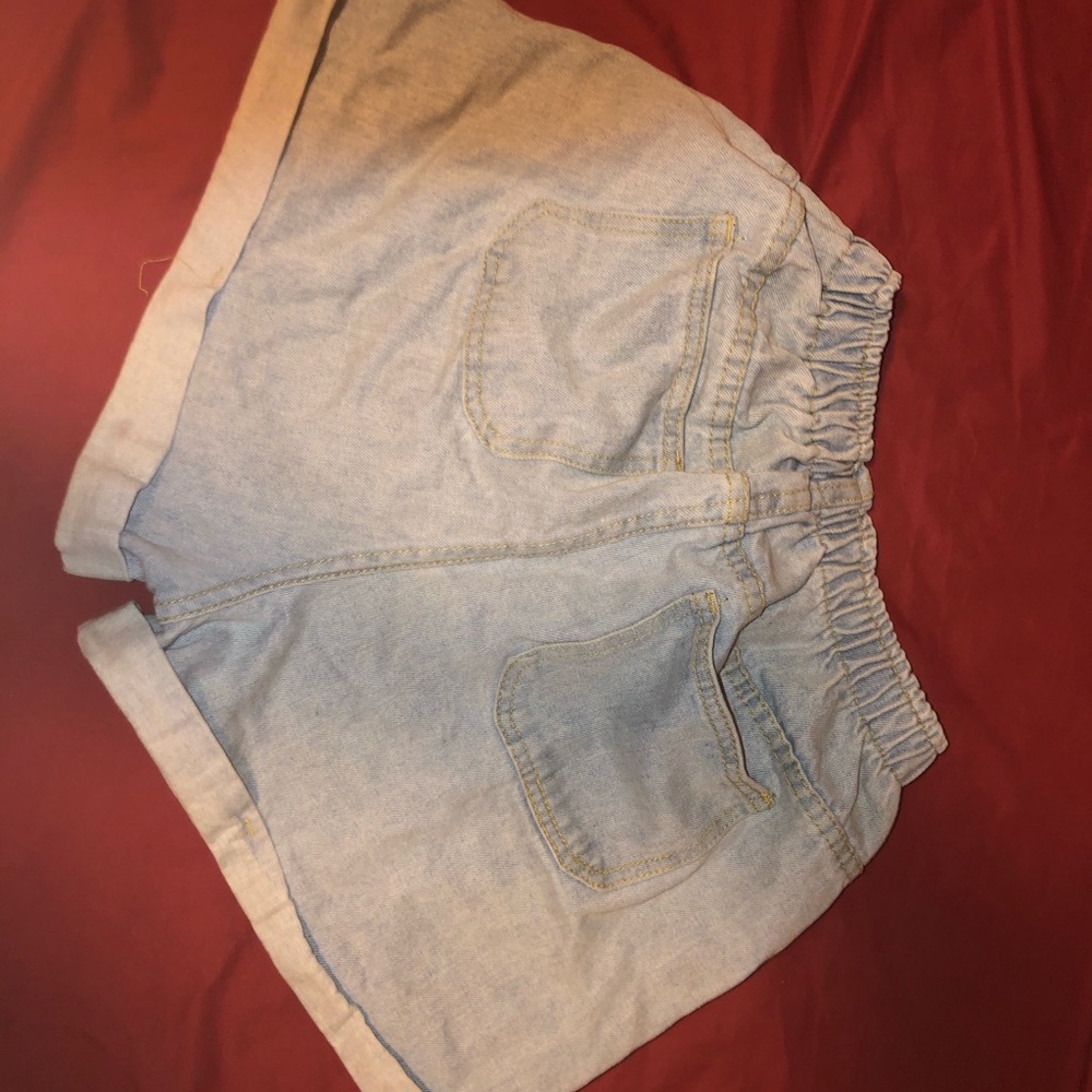 Shorts - Picture 4 of 5